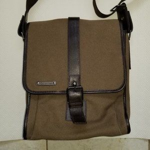 Calvin Klein Unisex Murse/Messenger Bag